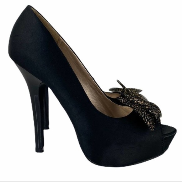 QUPID Black & Gold Bow Stiletto Peep Toe Heels - Picture 4 of 12